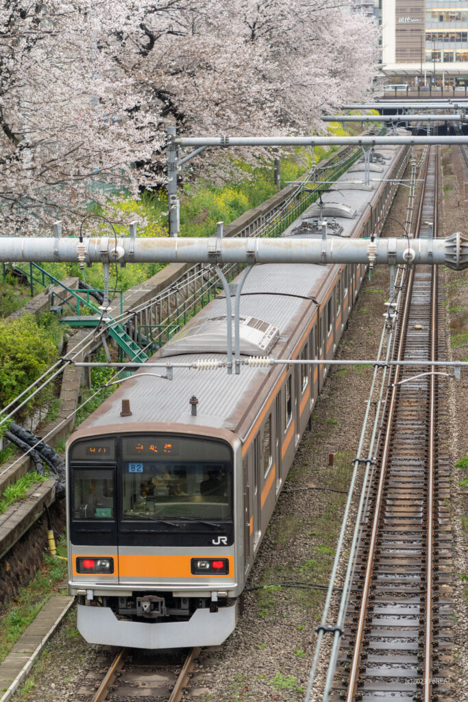 中央快速線を中野から東中野へと走る209系