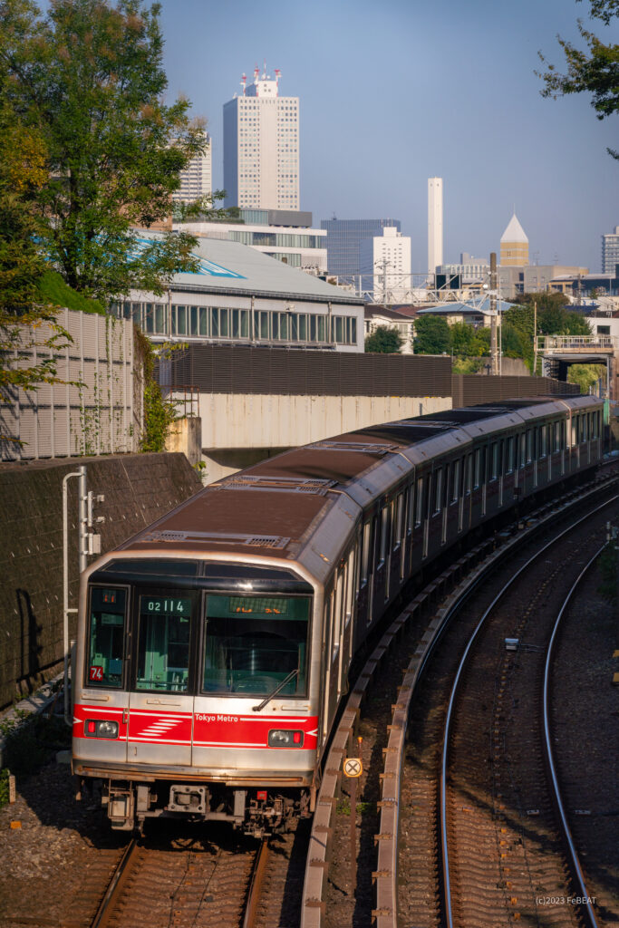 東京メトロ丸ノ内線を池袋へ向け後楽園から茗荷谷へと走る02系