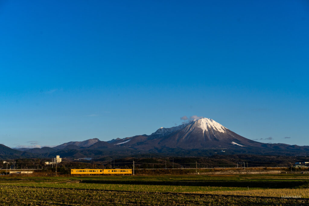 伯備線の岸本〜伯耆大山を走る普通列車