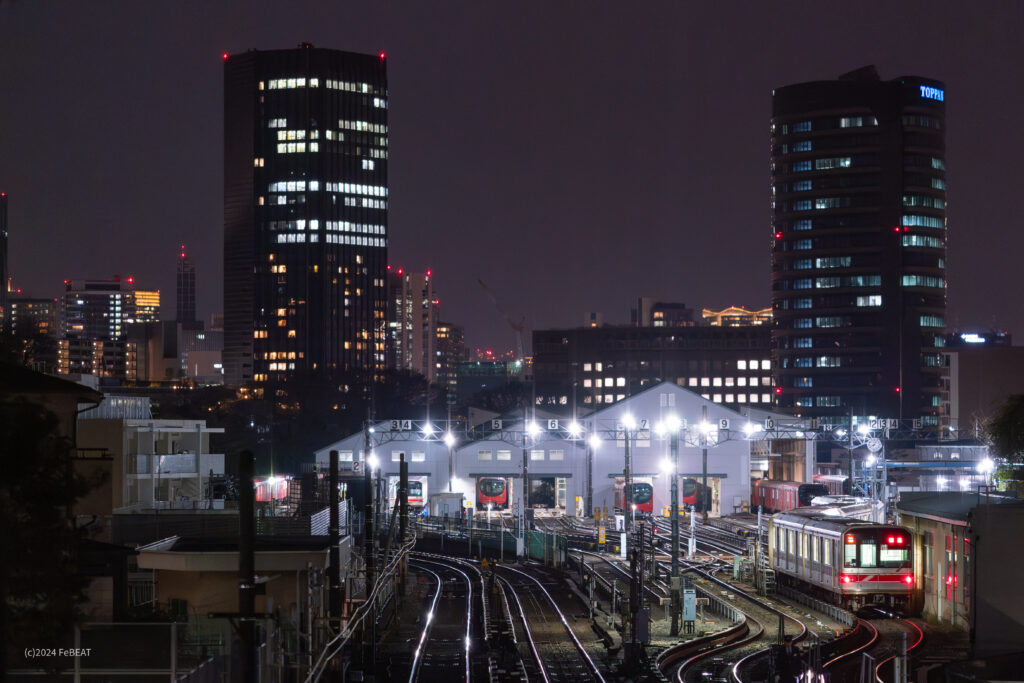 東京メトロ丸ノ内線小石川車両基地に入庫する02系