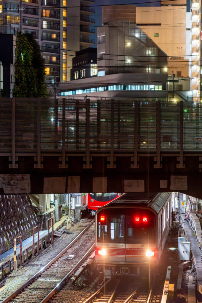 東京メトロ丸ノ内線の茗荷谷駅を出て小石川車両基地へと向かう02系