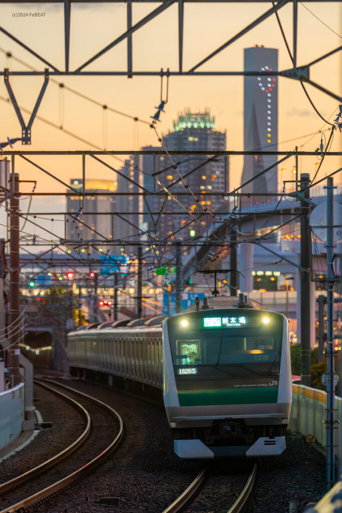 東京臨海高速鉄道りんかい線を国際展示場から東雲へと走るJR東日本E233系7000番台