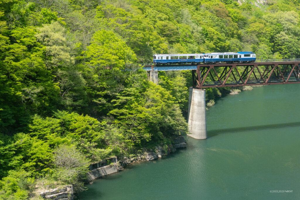 会津鉄道を湯野上温泉から芦ノ牧温泉南へと走るお座トロ展望列車