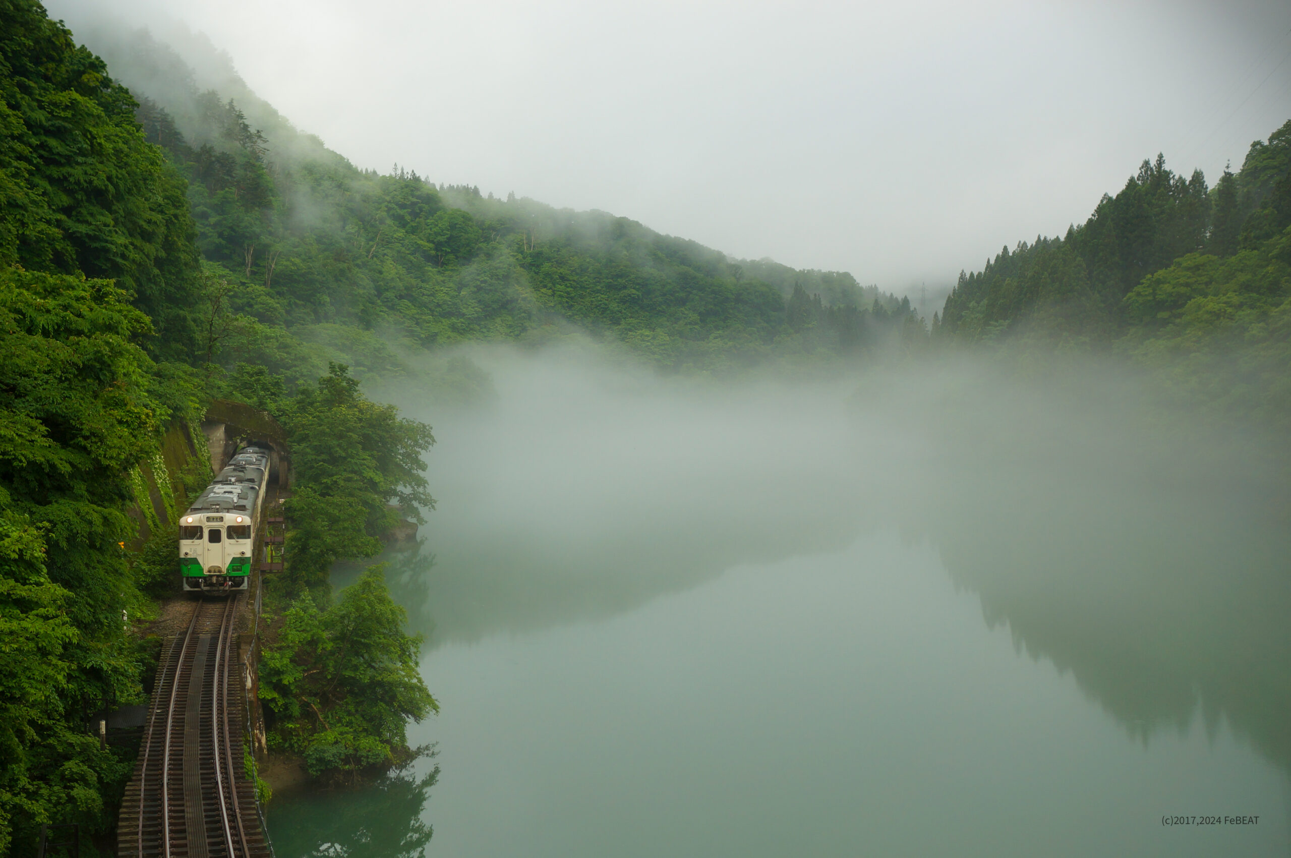 霧の鉄道風景一覧